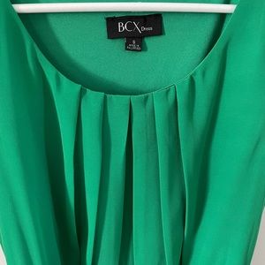 Kelly green dress with stretchy accent belt